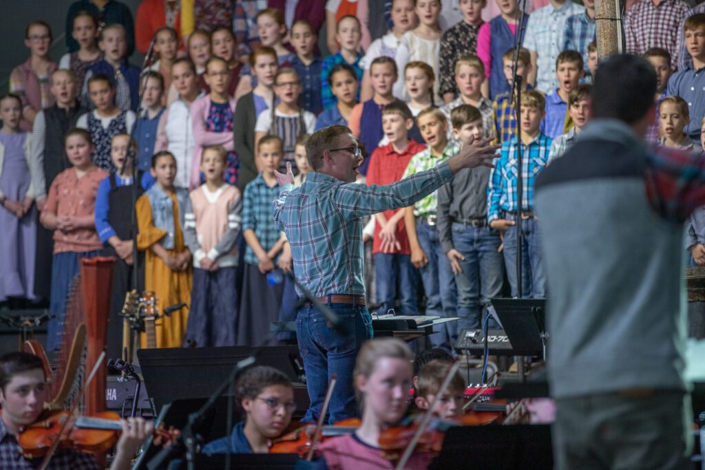 HYM Choir performing at Homestead Fair